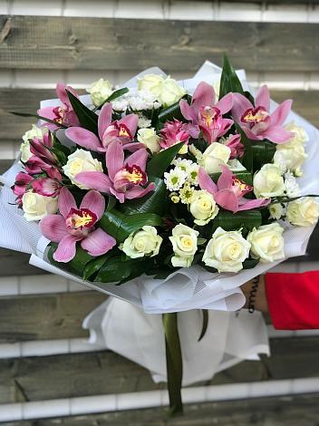 Букет цветов из: Розы и Хризантемы в Володино