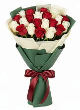 Букет Микс из красных и белых роз в Володино