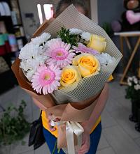Букет цветов из:  Герберы, Розы и Хризантемы в Володино