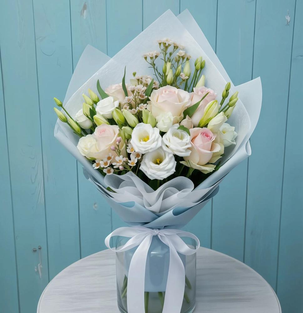 Букет цветов из: Розы и Лизиантусы в Володино