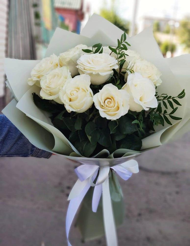 Букет Белые розы Проуд в Володино