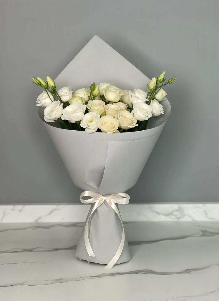 Букет цветов из: Розы и Лизиантусы в Володино