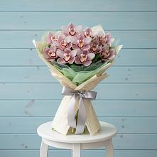 Букет цветов из:  Орхидеи и Розы в Володино