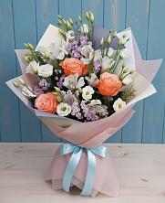 Букет цветов из:  Лизиантусы, Розы, Альстромерии и Гипсофила в Володино