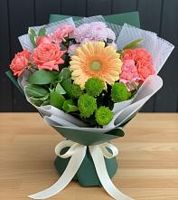 Букет цветов из:  Гвоздики, Розы, Герберы и Хризантемы в Володино