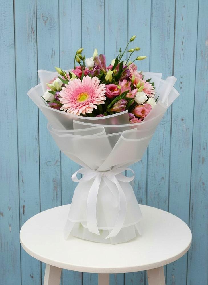 Букет цветов из: Герберы, Альстромерии и Лизиантусы в Володино