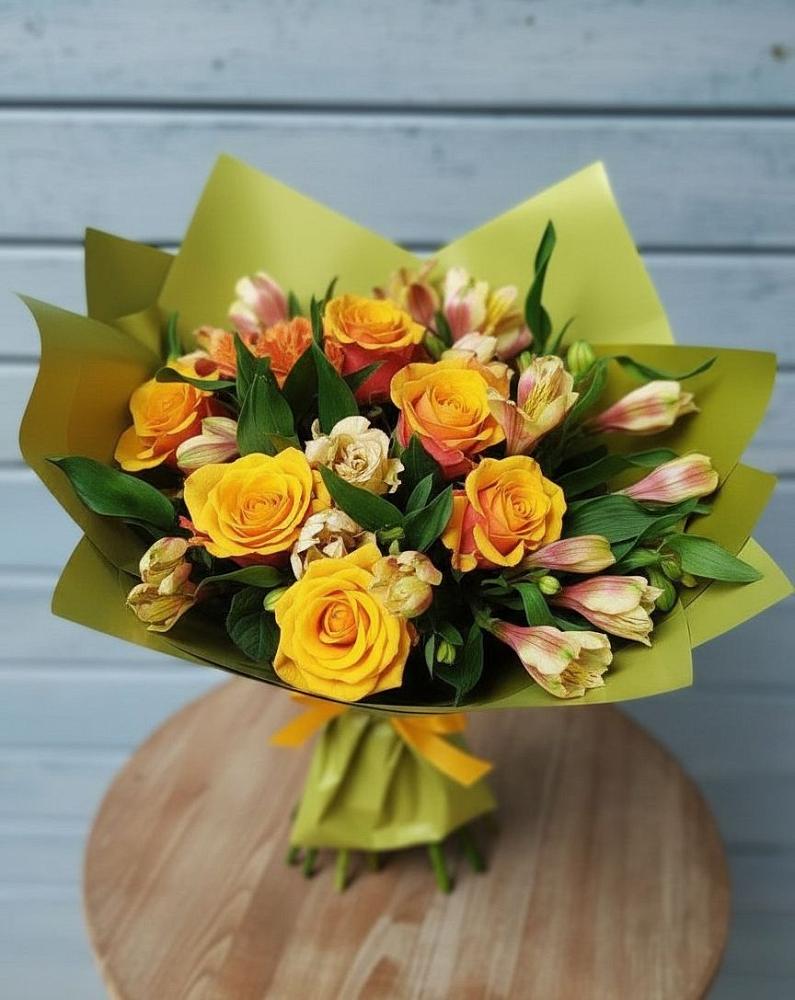 Букет цветов из: Альстромерии и Розы в Володино