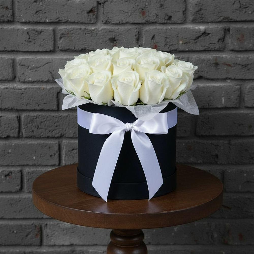 Цветочная композиция из Розы в шляпной коробке в Володино